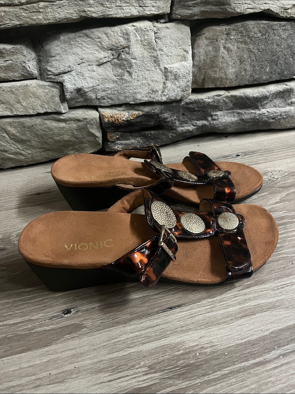 Vionic sandals/9